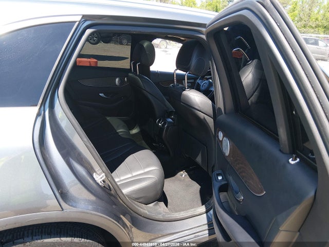 44945910 :رقم المزاد ، WDC0G4KB6JV078556 vin ، 2018 Mercedes-benz Glc 300 4matic مزاد بيع