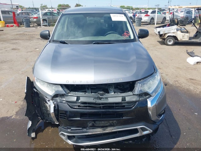 JA4AZ3A30KJ000494 Mitsubishi Outlander Es