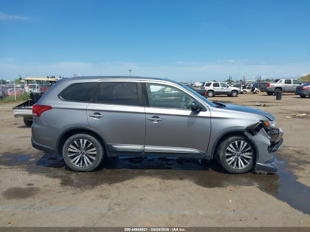 JA4AZ3A30KJ000494 Mitsubishi Outlander Es
