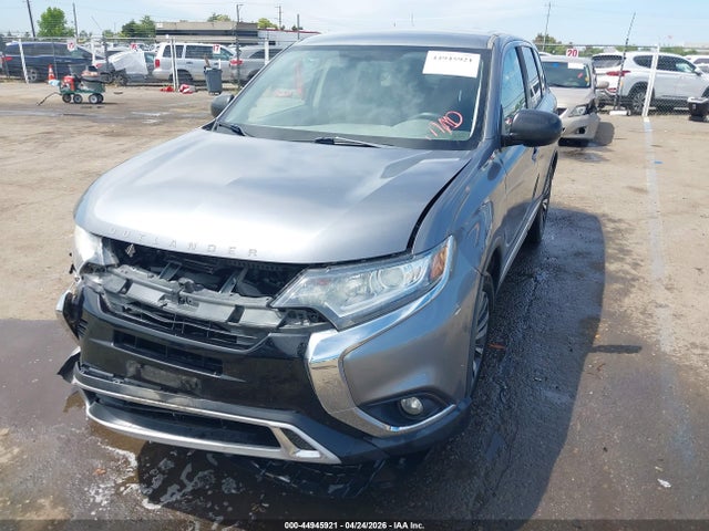 JA4AZ3A30KJ000494 Mitsubishi Outlander Es