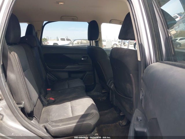 JA4AZ3A30KJ000494 Mitsubishi Outlander Es