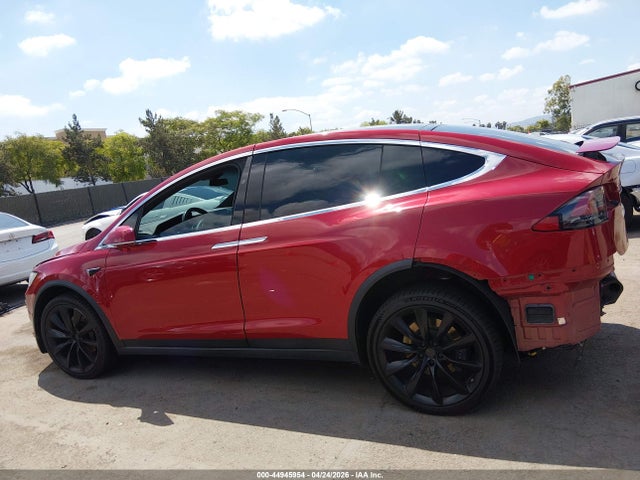 44945954 :رقم المزاد ، 5YJXCDE22JF102149 vin ، 2018 Tesla Model X 100d/75d/p100d مزاد بيع