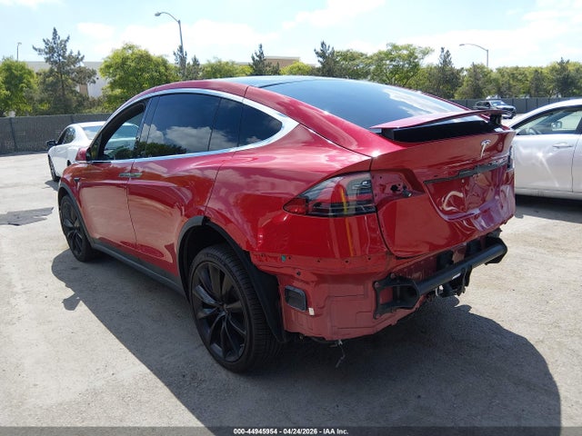 44945954 :رقم المزاد ، 5YJXCDE22JF102149 vin ، 2018 Tesla Model X 100d/75d/p100d مزاد بيع