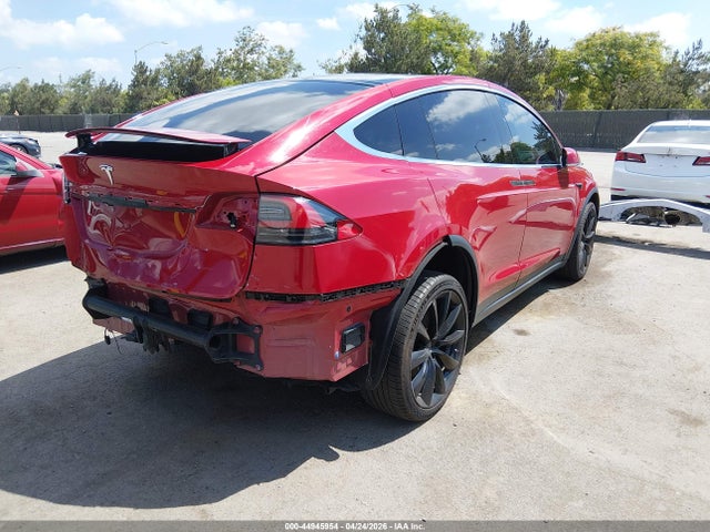 44945954 :رقم المزاد ، 5YJXCDE22JF102149 vin ، 2018 Tesla Model X 100d/75d/p100d مزاد بيع