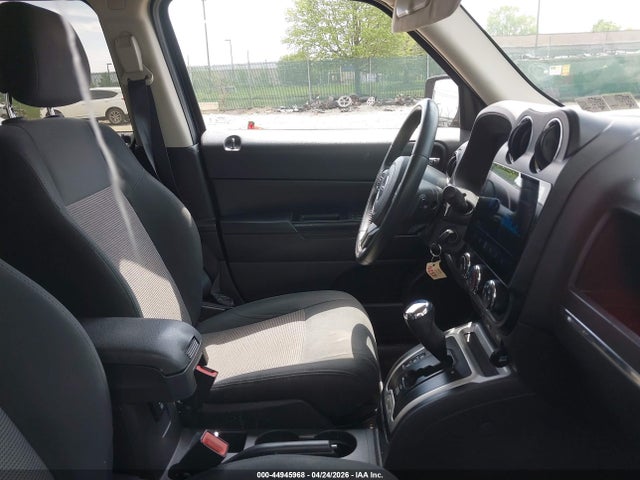 1C4NJRFB5GD542682 Jeep Patriot Latitude