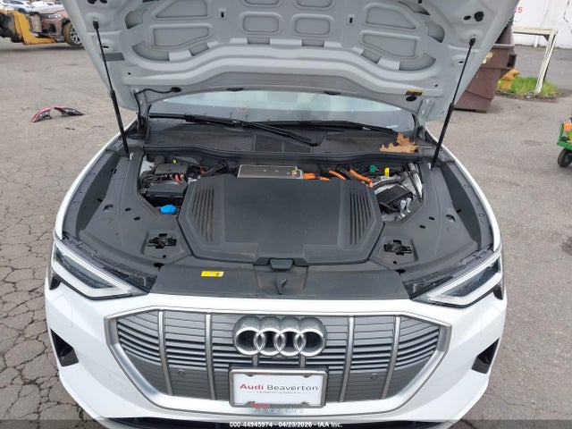 2023 Audi E-tron Premium Plus Quattro მანქანა იყიდება აუქციონზე, vin: WA1LABGE1PB024467, აუქციონის ნომერი: 44945974