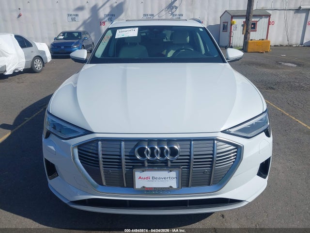2023 Audi E-tron Premium Plus Quattro მანქანა იყიდება აუქციონზე, vin: WA1LABGE1PB024467, აუქციონის ნომერი: 44945974