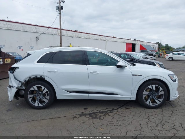 2023 Audi E-tron Premium Plus Quattro მანქანა იყიდება აუქციონზე, vin: WA1LABGE1PB024467, აუქციონის ნომერი: 44945974