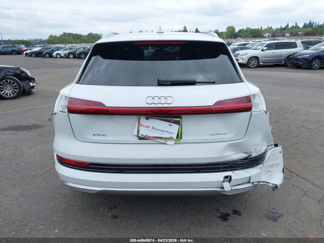 2023 Audi E-tron Premium Plus Quattro მანქანა იყიდება აუქციონზე, vin: WA1LABGE1PB024467, აუქციონის ნომერი: 44945974