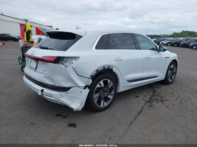 2023 Audi E-tron Premium Plus Quattro მანქანა იყიდება აუქციონზე, vin: WA1LABGE1PB024467, აუქციონის ნომერი: 44945974