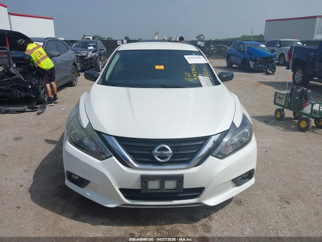 2017 Nissan Altima 2.5 Sr მანქანა იყიდება აუქციონზე, vin: 1N4AL3AP2HC225335, აუქციონის ნომერი: 44946100