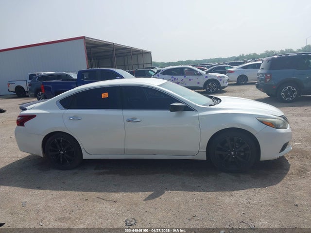 2017 Nissan Altima 2.5 Sr მანქანა იყიდება აუქციონზე, vin: 1N4AL3AP2HC225335, აუქციონის ნომერი: 44946100