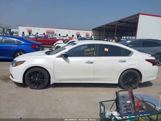 2017 Nissan Altima 2.5 Sr მანქანა იყიდება აუქციონზე, vin: 1N4AL3AP2HC225335, აუქციონის ნომერი: 44946100