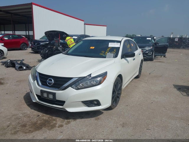 2017 Nissan Altima 2.5 Sr მანქანა იყიდება აუქციონზე, vin: 1N4AL3AP2HC225335, აუქციონის ნომერი: 44946100