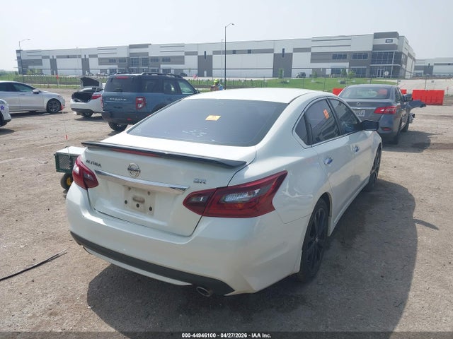 2017 Nissan Altima 2.5 Sr მანქანა იყიდება აუქციონზე, vin: 1N4AL3AP2HC225335, აუქციონის ნომერი: 44946100