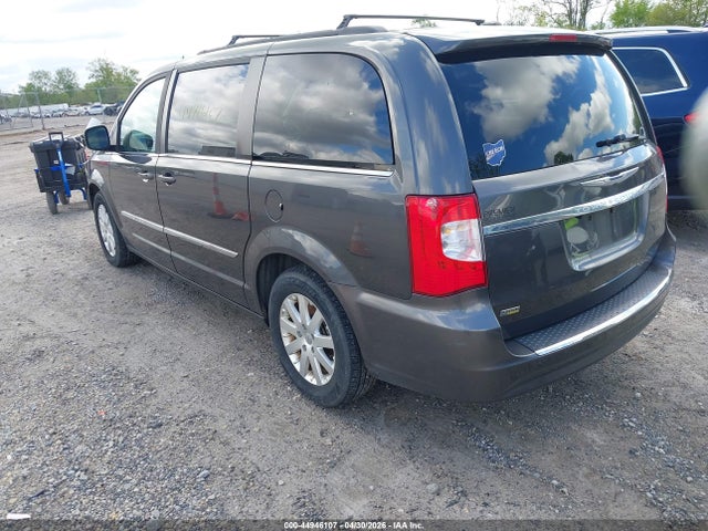 2015 Chrysler Town & Country Touring მანქანა იყიდება აუქციონზე, vin: 2C4RC1BGXFR538136, აუქციონის ნომერი: 44946107