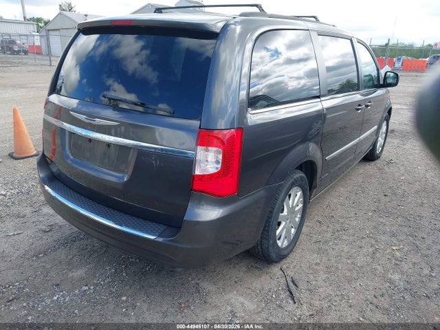 2015 Chrysler Town & Country Touring მანქანა იყიდება აუქციონზე, vin: 2C4RC1BGXFR538136, აუქციონის ნომერი: 44946107