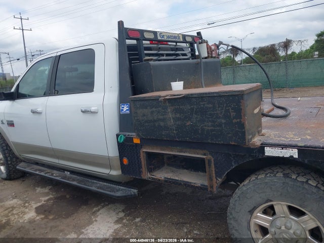 44946136 :رقم المزاد ، 3D73Y3CL3BG607706 vin ، 2011 Ram Ram 3500 Laramie مزاد بيع