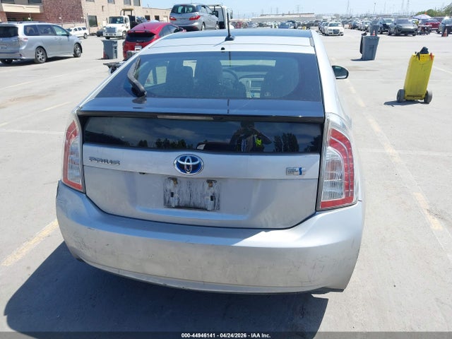 Toyota Prius Three 2015 JTDKN3DU9F0456077 Image 16