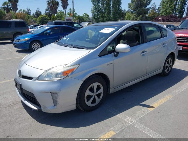 Toyota Prius Three 2015 JTDKN3DU9F0456077 Image 2