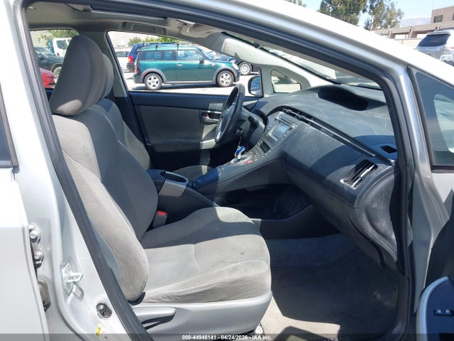 Toyota Prius Three 2015 JTDKN3DU9F0456077 Image 5