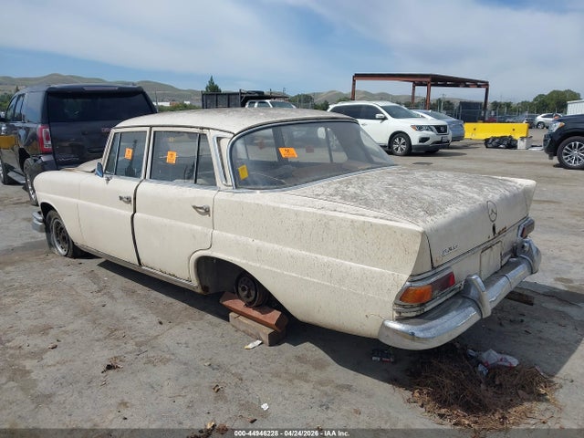 Продажа на аукционе авто 1966 Mercedes-benz 200, vin: 11001110016076, номер лота: 44946228