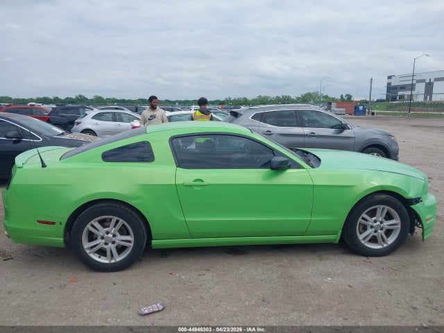 2014 Ford Mustang V6 მანქანა იყიდება აუქციონზე, vin: 1ZVBP8AM8E5208641, აუქციონის ნომერი: 44946303