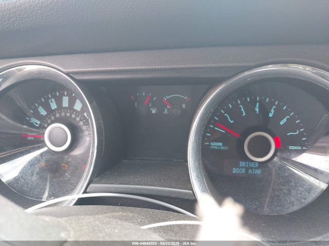 2014 Ford Mustang V6 მანქანა იყიდება აუქციონზე, vin: 1ZVBP8AM8E5208641, აუქციონის ნომერი: 44946303