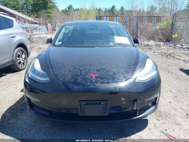 44946313 :رقم المزاد ، 5YJ3E1EB4KF208496 vin ، 2019 Tesla Model 3 Long Range/performance مزاد بيع