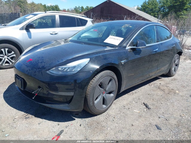 44946313 :رقم المزاد ، 5YJ3E1EB4KF208496 vin ، 2019 Tesla Model 3 Long Range/performance مزاد بيع