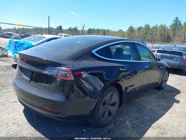 44946313 :رقم المزاد ، 5YJ3E1EB4KF208496 vin ، 2019 Tesla Model 3 Long Range/performance مزاد بيع