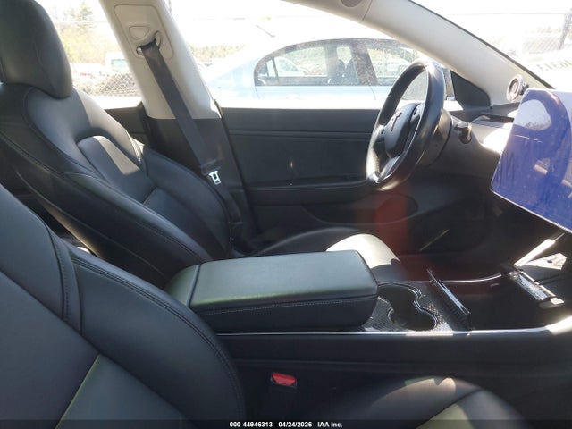 44946313 :رقم المزاد ، 5YJ3E1EB4KF208496 vin ، 2019 Tesla Model 3 Long Range/performance مزاد بيع