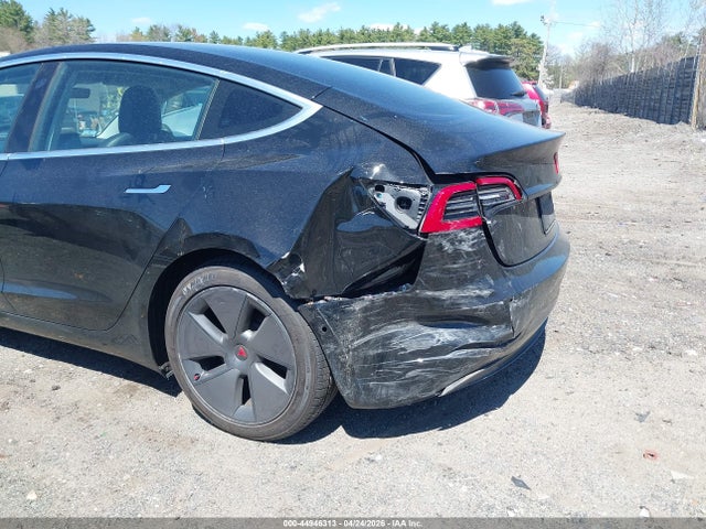 44946313 :رقم المزاد ، 5YJ3E1EB4KF208496 vin ، 2019 Tesla Model 3 Long Range/performance مزاد بيع