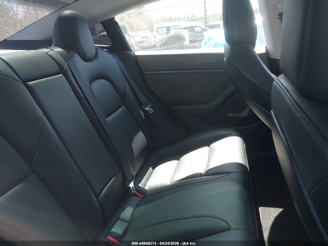 44946313 :رقم المزاد ، 5YJ3E1EB4KF208496 vin ، 2019 Tesla Model 3 Long Range/performance مزاد بيع