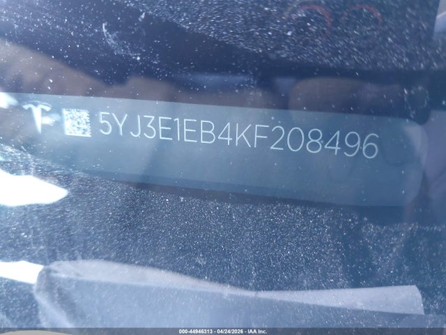 44946313 :رقم المزاد ، 5YJ3E1EB4KF208496 vin ، 2019 Tesla Model 3 Long Range/performance مزاد بيع