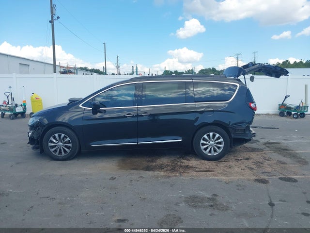 Aukcja sprzedaży 2017 Chrysler Pacifica Touring-l, vin: 2C4RC1BG1HR526265, numer aukcji: 44946352