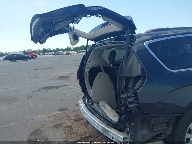 Aukcja sprzedaży 2017 Chrysler Pacifica Touring-l, vin: 2C4RC1BG1HR526265, numer aukcji: 44946352