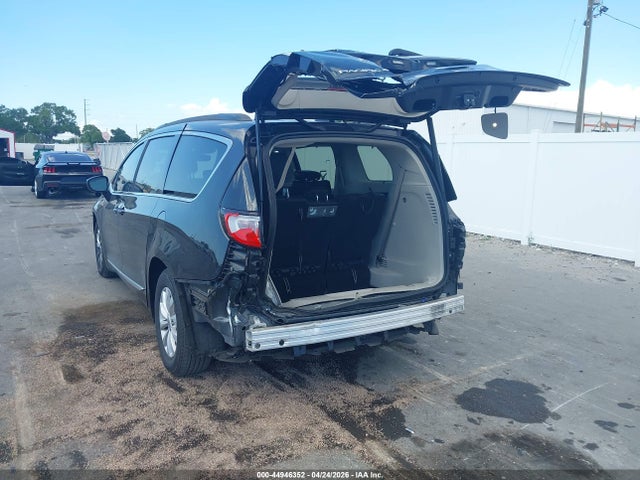 Aukcja sprzedaży 2017 Chrysler Pacifica Touring-l, vin: 2C4RC1BG1HR526265, numer aukcji: 44946352