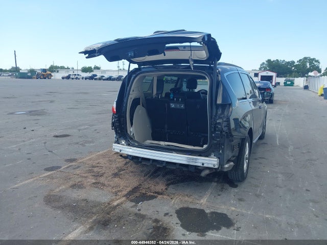 Aukcja sprzedaży 2017 Chrysler Pacifica Touring-l, vin: 2C4RC1BG1HR526265, numer aukcji: 44946352
