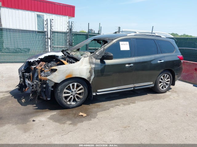 Продажа на аукционе авто 2015 Nissan Pathfinder Sl, vin: 5N1AR2MM3FC627958, номер лота: 44946359
