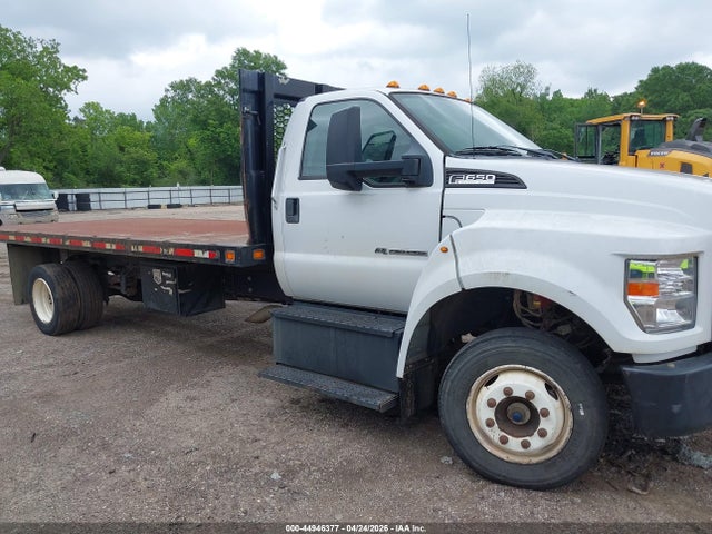 44946377 :رقم المزاد ، 1FDNF6EC4JDF00209 vin ، 2018 Ford F-650 Diesel Kick-up Frame مزاد بيع
