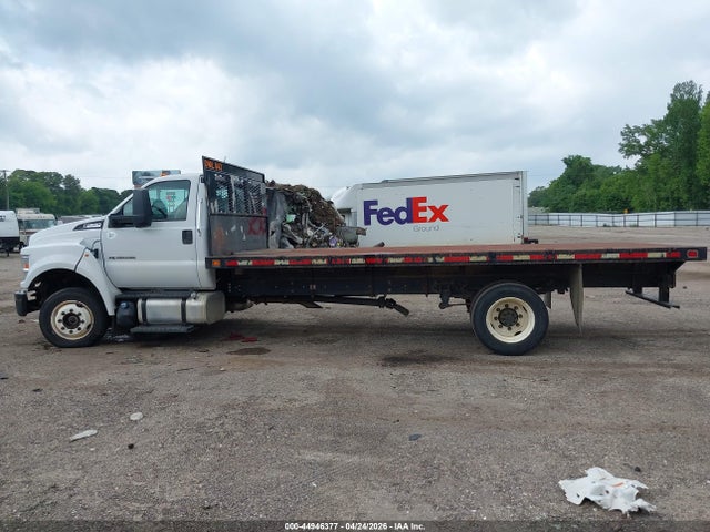 44946377 :رقم المزاد ، 1FDNF6EC4JDF00209 vin ، 2018 Ford F-650 Diesel Kick-up Frame مزاد بيع