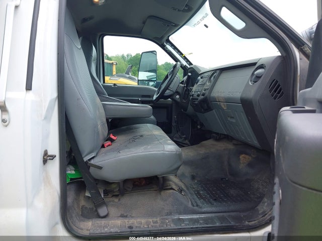 44946377 :رقم المزاد ، 1FDNF6EC4JDF00209 vin ، 2018 Ford F-650 Diesel Kick-up Frame مزاد بيع