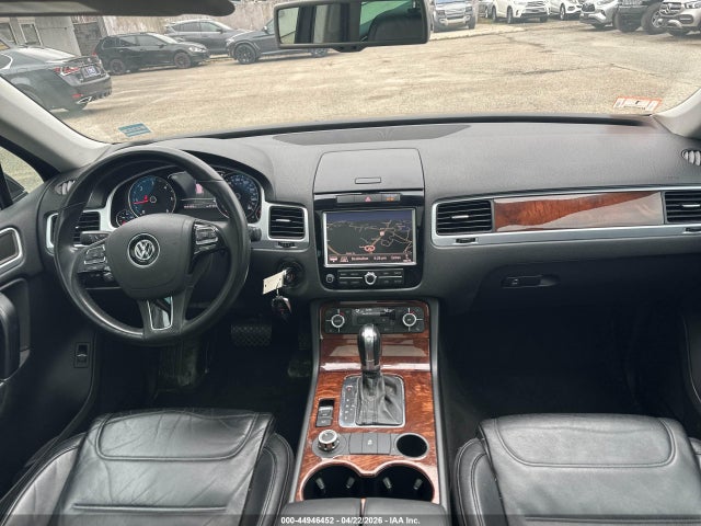 2011 Volkswagen Touareg Tdi Lux მანქანა იყიდება აუქციონზე, vin: WVGFK9BP5BD006418, აუქციონის ნომერი: 44946452