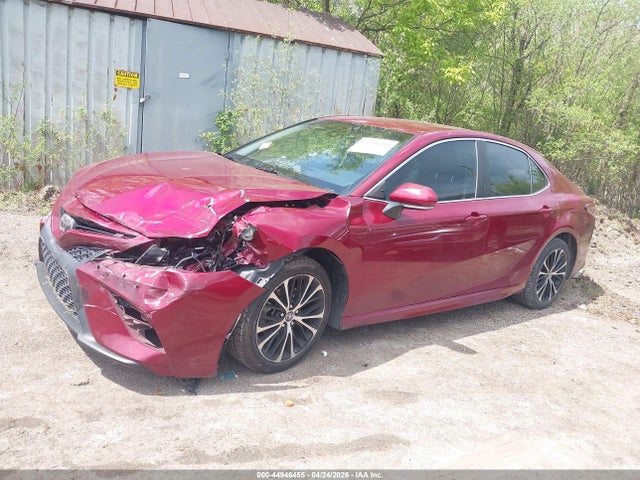 44946455 :رقم المزاد ، 4T1B11HK8JU523435 vin ، 2018 Toyota Camry Se مزاد بيع