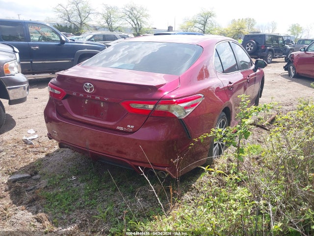 44946455 :رقم المزاد ، 4T1B11HK8JU523435 vin ، 2018 Toyota Camry Se مزاد بيع