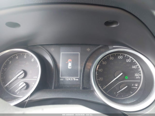 44946455 :رقم المزاد ، 4T1B11HK8JU523435 vin ، 2018 Toyota Camry Se مزاد بيع