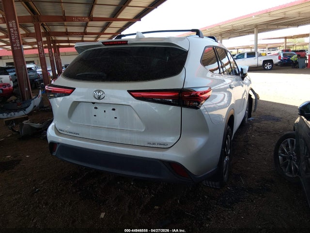 Toyota Highlander Xle 2021 5TDHZRBH7MS543543 Image 4