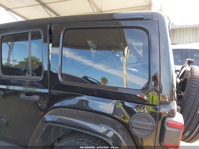 1C4JJXP64NW188725 Jeep Wrangler 4xe Unlimited Sahara 4x4