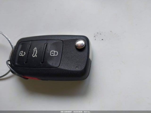 2012 Volkswagen Beetle 2.0t Turbo მანქანა იყიდება აუქციონზე, vin: 3VWVA7AT9CM630800, აუქციონის ნომერი: 44946597
